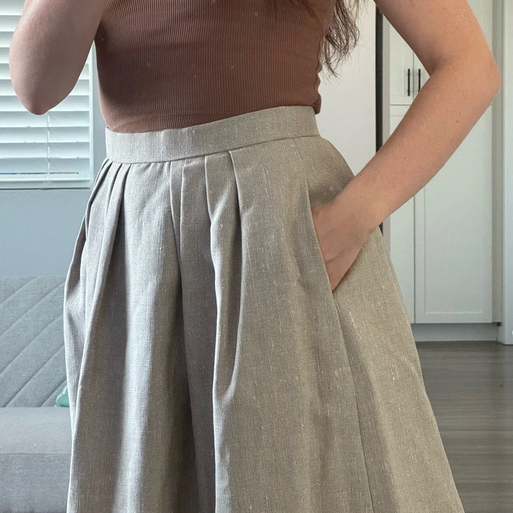 Oscar de la Renta Beige Midi Skirt - Elegant A-Line with Scalloped Hem - Picture 3 of 14